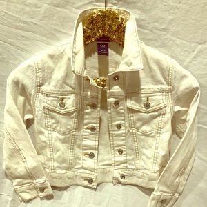 Girls gap cream jean jacket.